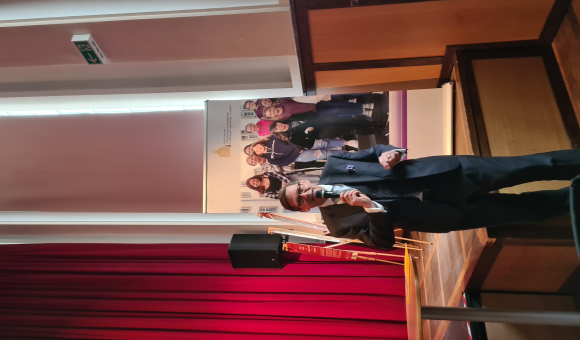 Botschaftsrat Homann eröffnet das Kulturprogramm in der Aula des Theodorianum (c) DGCFRW