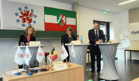 Diskussionsrunde vlnr. Prof. Schmitz, U. Loeckx, MP Paasch (c) DGCFRW